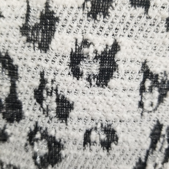 Vince Camuto animal print size Medium - Picture 8 of 8